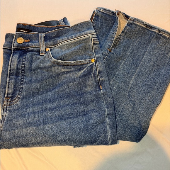 Express Mid Rise Medium Wash Ripped Skyscraper Jeans - Picture 1 of 8